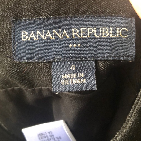 Banana Republic, classic black skirt - Picture 2 of 6